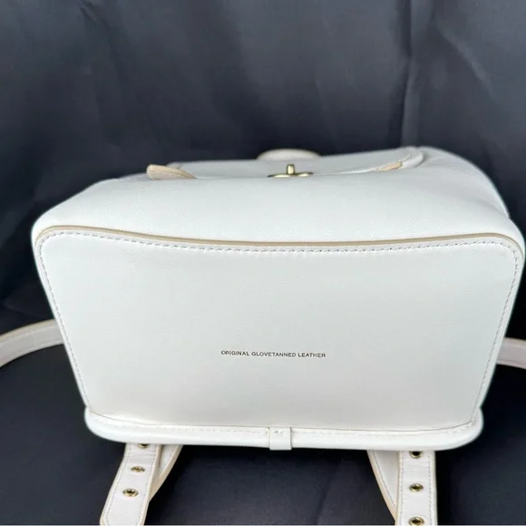 Coach Turnlock Leather Backpack White Classic Gold Hardware NWOT Clean Condition - Picture 11 of 16